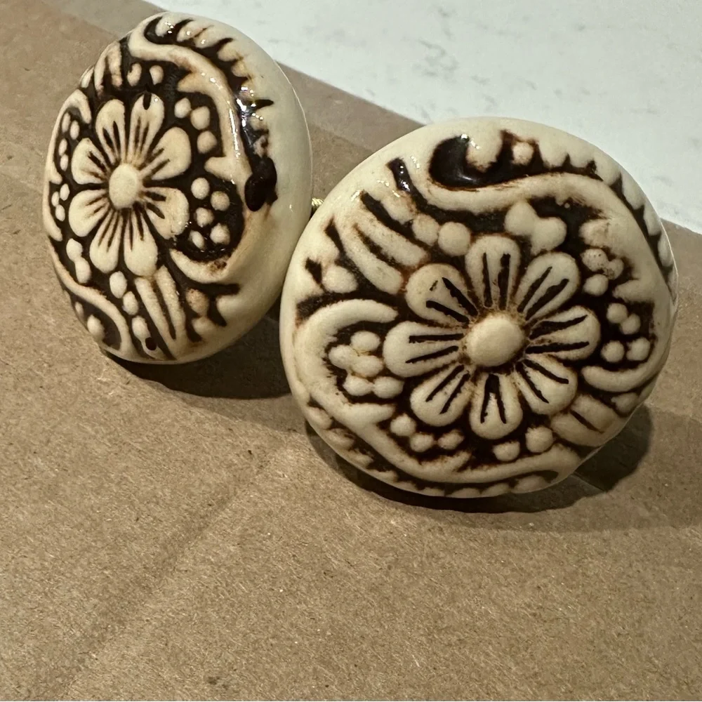 Pier 1 Knobs (Qty 2)